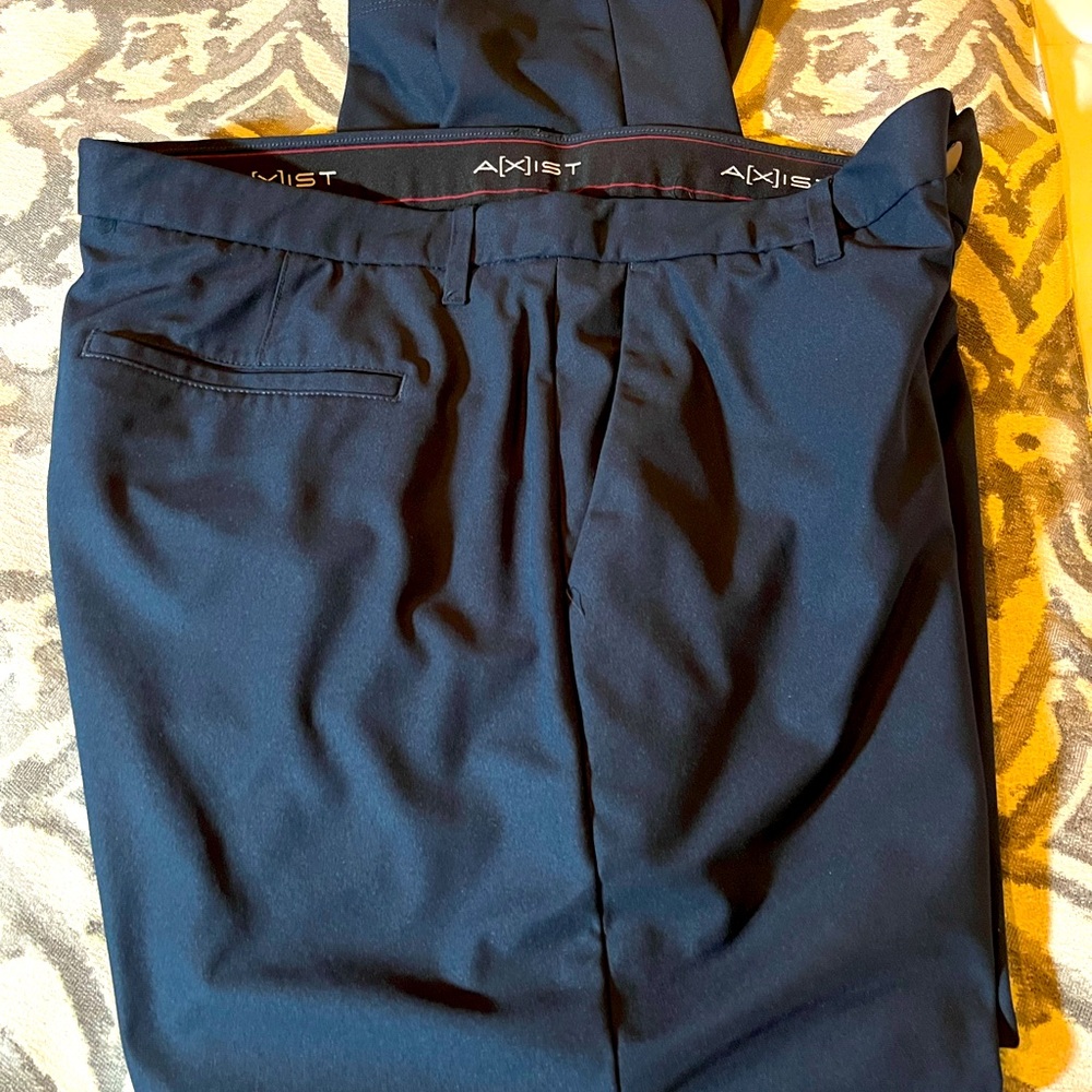 AXIST Golf Style 36x29 Navy Blue. Excellent used condition